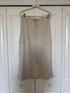 Aritzia Wilfred Beige Drawstring Cargo Midi Skirt